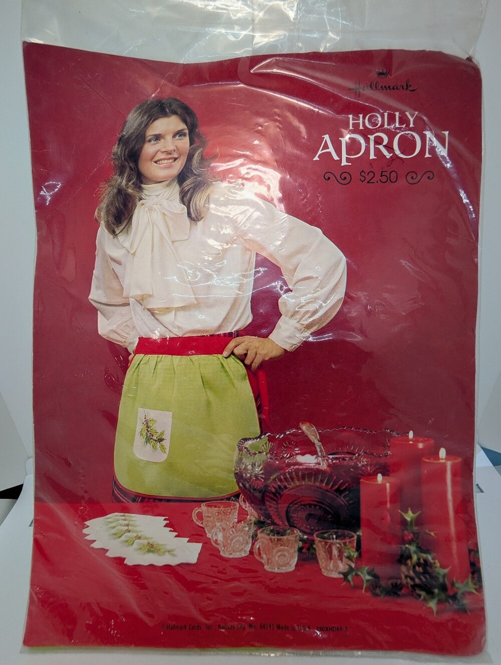 NOS Hallmark Holly Apron Vintage Christmas Kitchen Accessory